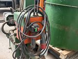 a picture of a machine that is sitting on a pallet