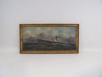 une photo d'un tableau représentant un bateau accroché au mur