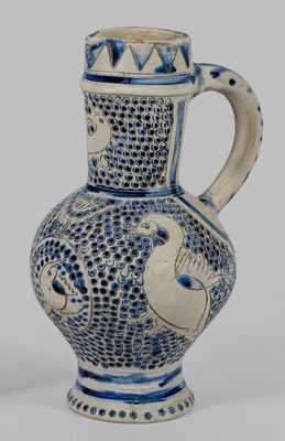 Enghalskanne Salzglasiertes, hellgraues Steinzeug. Le fond e…