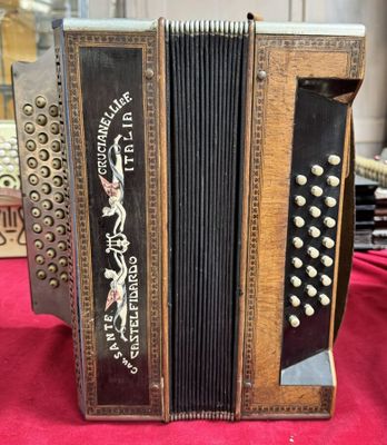 Accordéon CRUCIANELLI Sante à Castelfidardo. Chromatique, 3 …