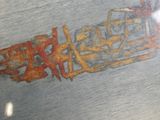 une image d'un tableau sur le mur d'un bâtiment