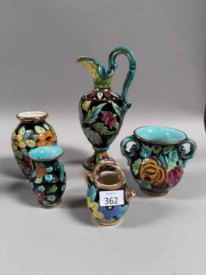 MONACO lot comprenant 4 vases et une verseuse de différents …