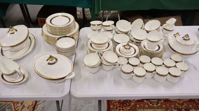 ROYAL DOULTON – Partie de service en porcelaine Anglaise modèle H...