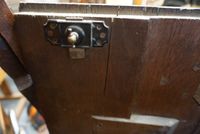 Armoire en chêne mouluré. Vendue démontée. (photo 3)