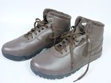 des bottines Nike marron avec des lacets doublés de fourrure
