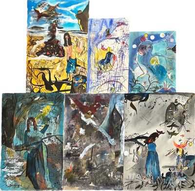 Plusieurs tableaux, de couleurs et de tailles variées, sont exposés sur une surface blanche