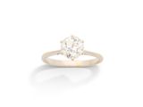 une bague en diamant à une seule pierre, par van cleef