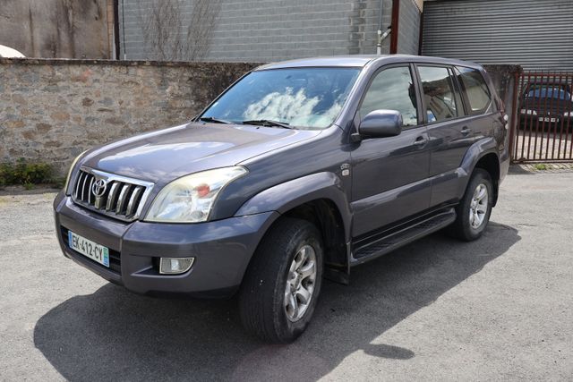 Véhicule particulier TOYOTA Land Cruiser 3.0 D-4D 163cv, immatric...