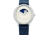 une image d'une montre en gros plan sur fond blanc