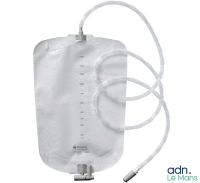 une image représentant un sac blanc auquel est fixé un tuyau