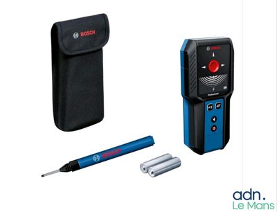 un gros plan d'un téléphone portable avec un stylo et un étui