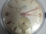 a watch that is sitting on a table