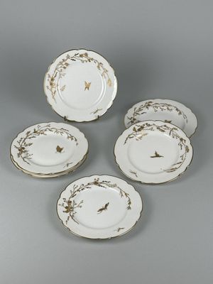 Partie de service en porcelaine blanche, comprenant six assi…