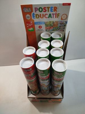 une boîte en carton contenant tout un tas de gobelets