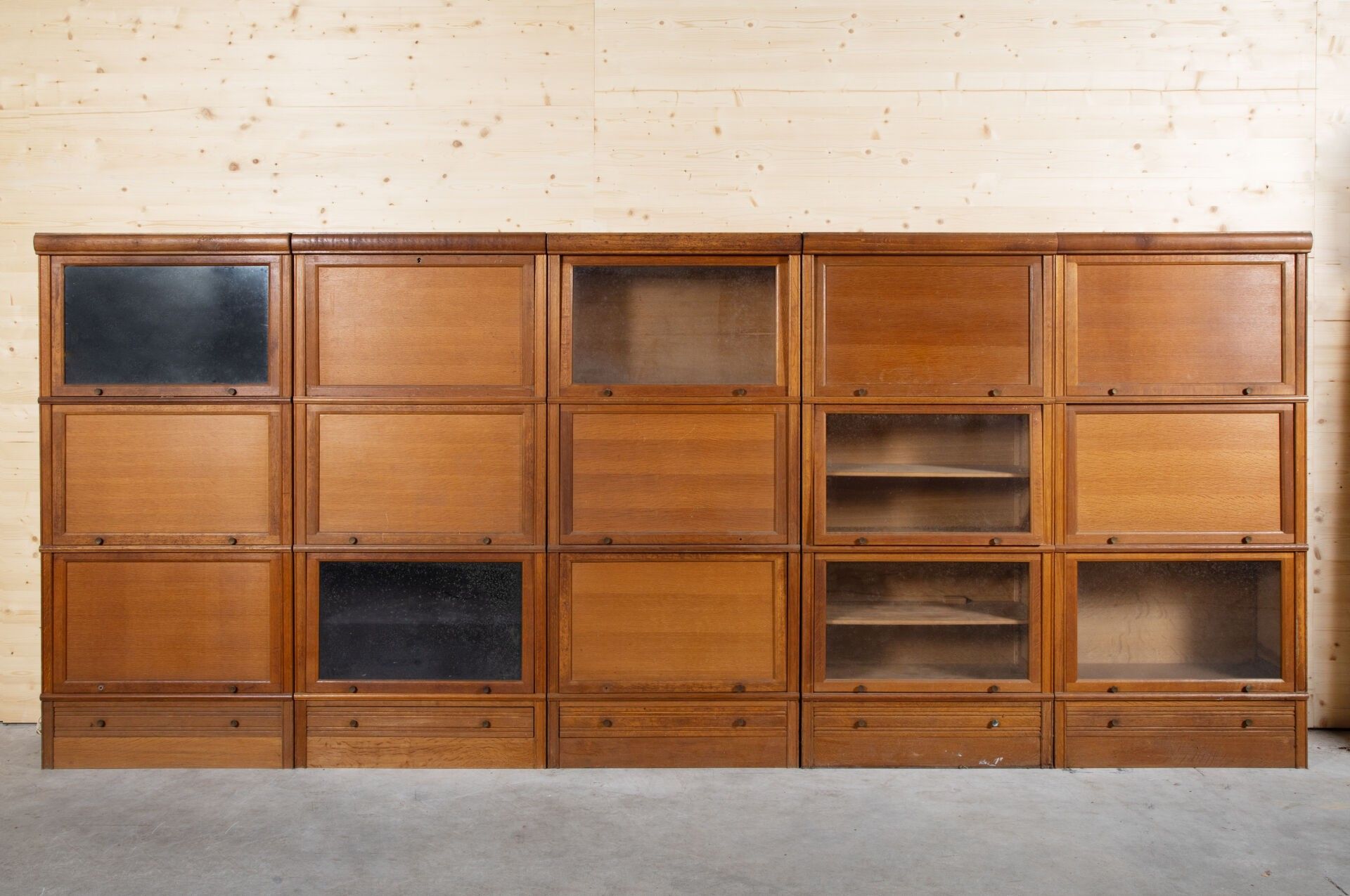 MD - Ensemble de modules de rangement en bois comprenant qui…