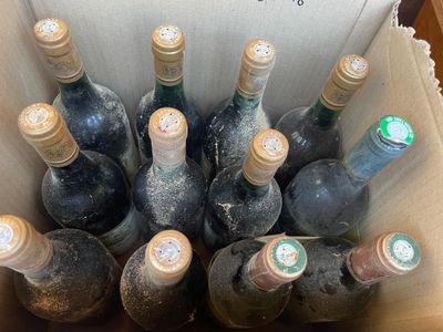 CARTON contenant 12 bouteilles de vin - Photo 1