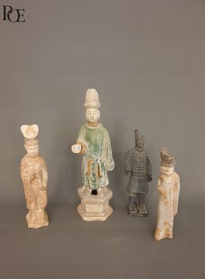 Ensemble de trois figurines Mingqi en terre cuite partiellem… - Photo 1