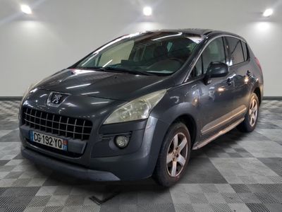 la photo d'une voiture garée dans un garage