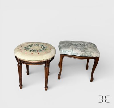 paire de tabourets avec assise rembourrée à motifs floraux