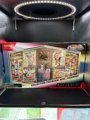 une boîte de jouets Pokémon exposée dans un magasin