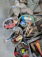 Outillage à mains dont : balais, taloches, scies, etc… (photo 5)