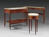 une paire de tables d'appoint de l'époque de George II, en acajou et ornées de montures en laiton