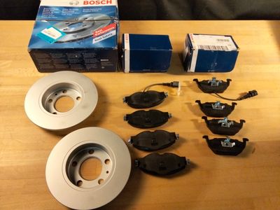 Lot composé de deux disques de frein BOSCH pour WV, Skoda et…
