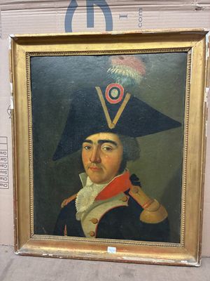 tableau représentant un homme portant un chapeau noir orné d'une écharpe rouge et blanche