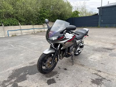 KAWASAKI ZRX 1200 - Genre : MTT2 - Carrosserie : SOLO - Ener…