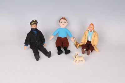 TINTIN HERGE Réunion de 4 figurines : 1 Tintin en peluche - …