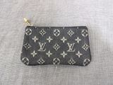 louis vuitti coin purse in black and white