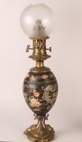 Paire de lampes à pétrole en porcelaine à décor de semis de … (photo 3)