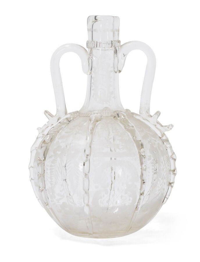 CARAFE EN VERRE SOUFFLÉ ET GRAVÉ