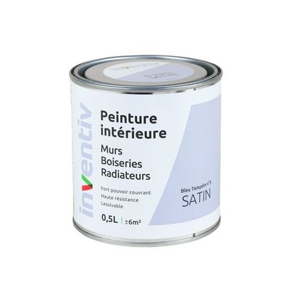 un pot de peinture sur fond blanc, avec un fond blanc