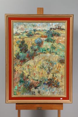 une peinture à l'huile représentant un champ, encadrée d'un cadre rouge et posée sur un chevalet en bois