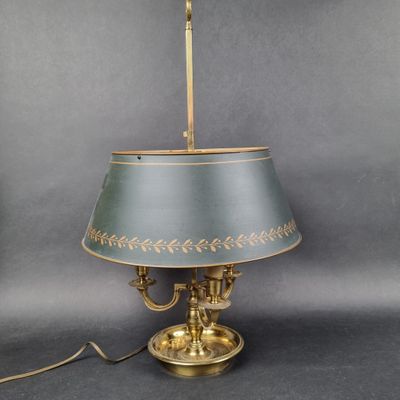 an image of a lamp with a green shade on it