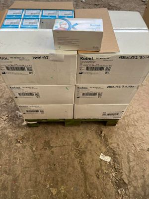 un lot de 96 boites de 60 masques medical marque kolmi date …