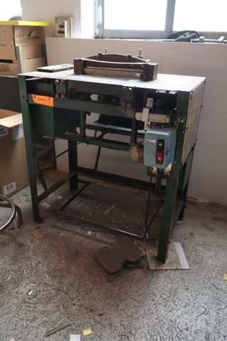 Petite cisaille ancienne non normalisée