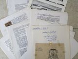 beaucoup de papiers qui traînent par terre