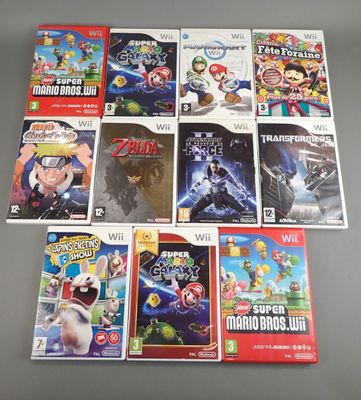 de nombreux jeux Nintendo Wii sont exposés sur la table