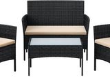 un ensemble composé de trois chaises et d'une table basse
