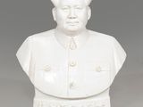 buste en porcelaine blanche représentant un homme en uniforme militaire