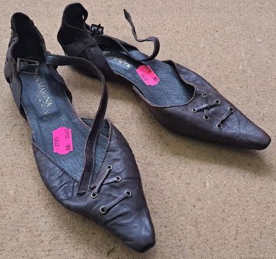 75 / Paire de chaussures - SAN MARINA - Pointure 40 //…