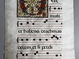 un ancien manuscrit orné d'un motif décoratif