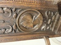 PAIRE de fauteuils caquetoires en bois sculpté. (photo 2)