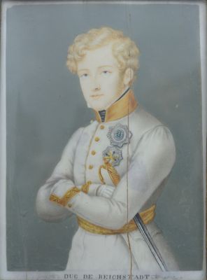 portrait d'un jeune homme en uniforme militaire, muni d'une épée