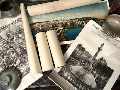 l'image d'une table sur laquelle sont posés plusieurs objets