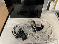 Écran ordinateur HP avec son clavier et casque audio