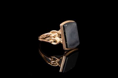 Bague en or jaune 18K (750/1000), le plateau rectangulaire centré d'un - Photo 1