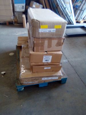 70 / Lot divers d'environ 125 Kg de meubles de marque V…